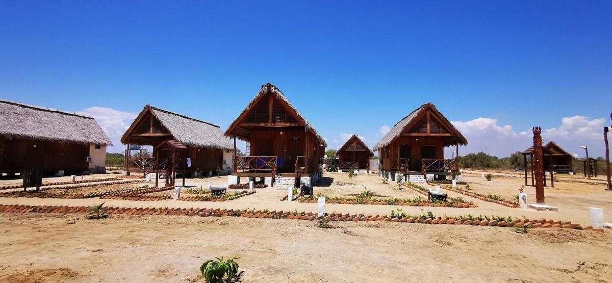 Cap Kimony Hotel Morondava Kültér fotó