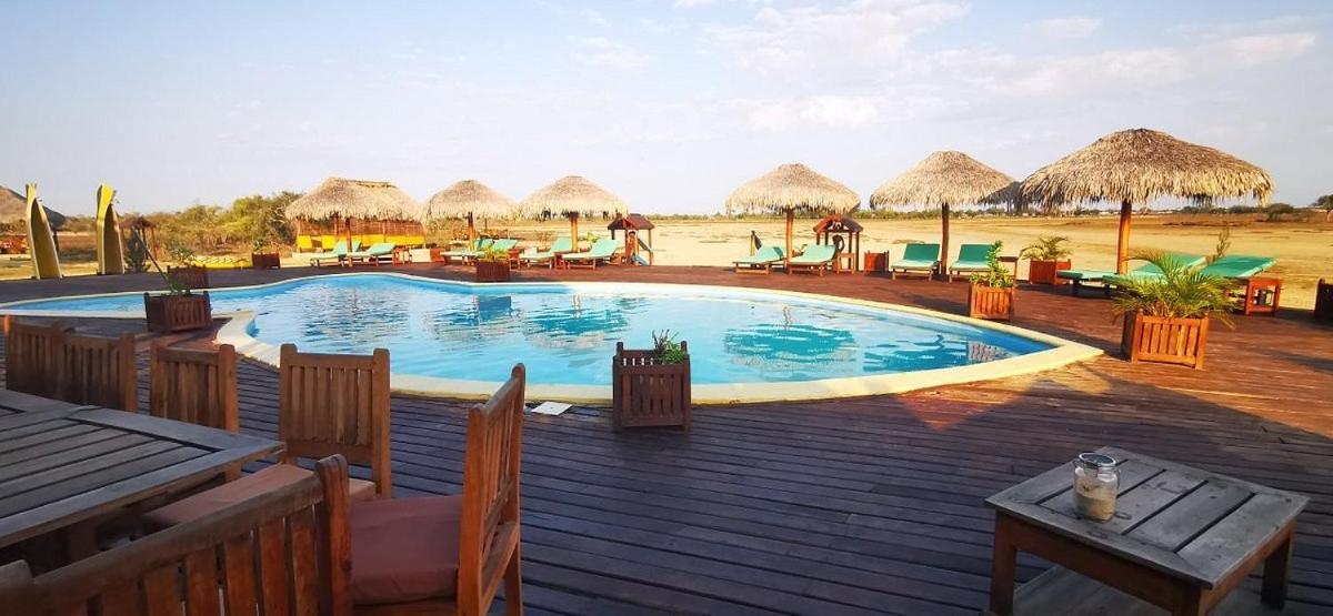 Cap Kimony Hotel Morondava Kültér fotó